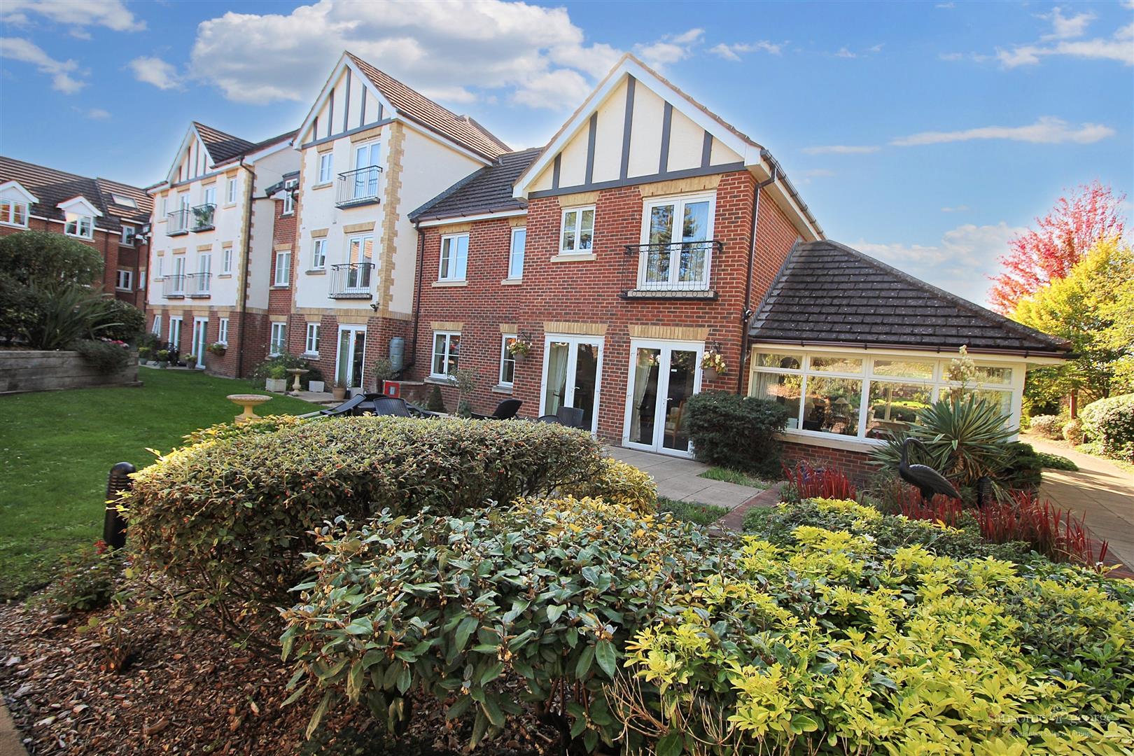 Bath Road, Calcot, Reading